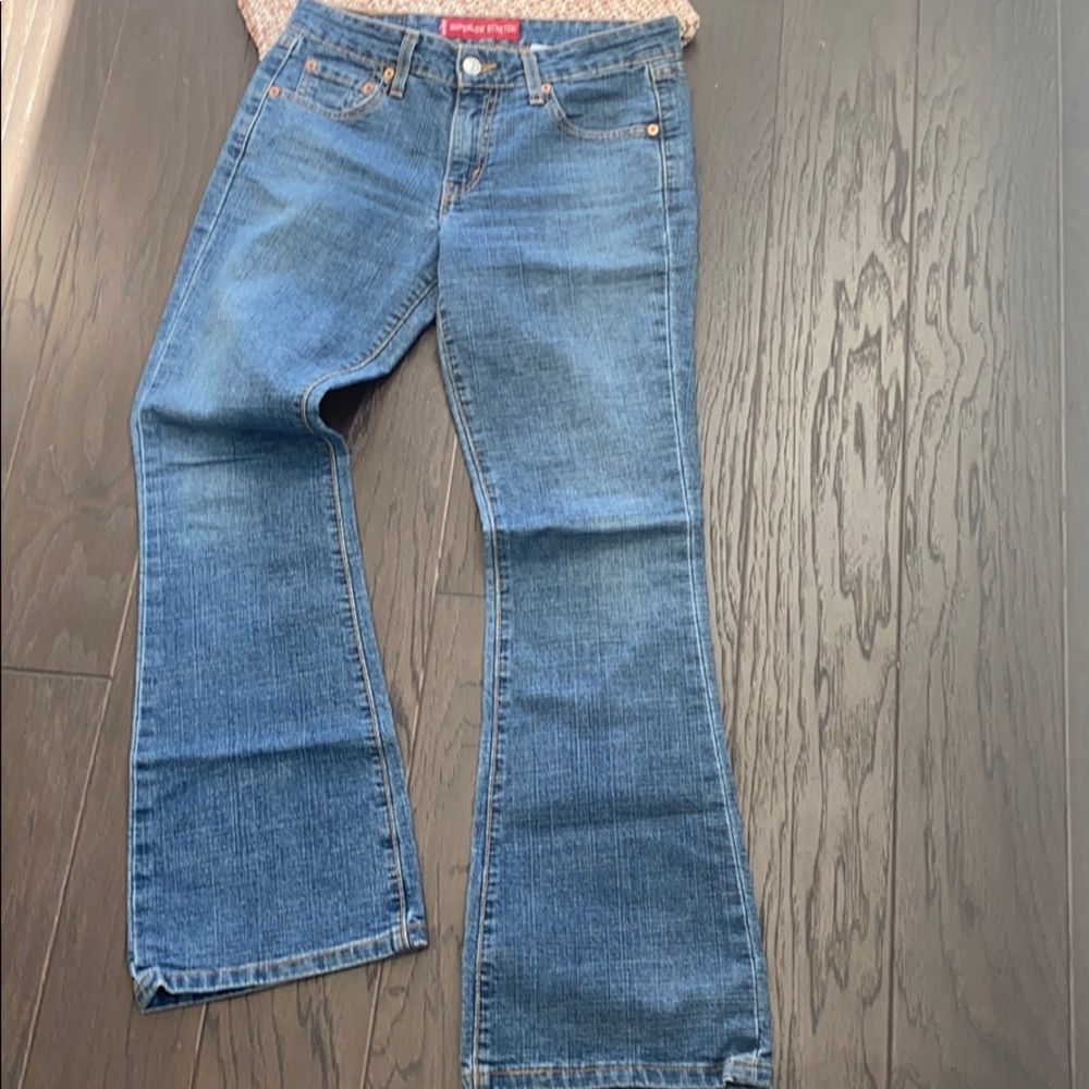 Levi’s • 518 Superlow Stretch Jeans Short - Picture 2 of 8